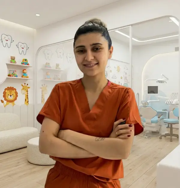 Dt. Ecem Salmaz Utlu - Uzman Diş Hekimi