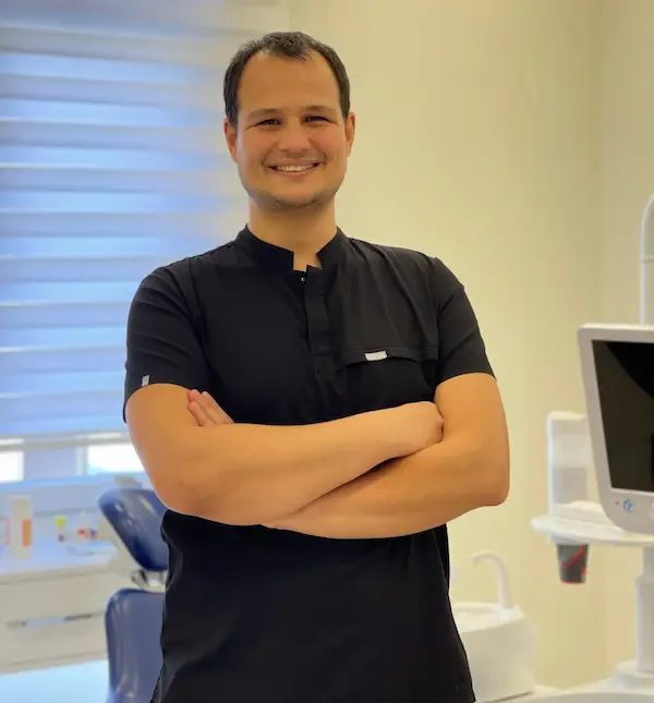 Uzm. Dt. Oytun Kutsal - Uzman Diş Hekimi